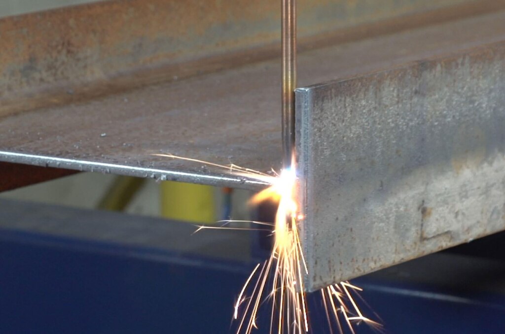 Near-Flange Oxy-Fuel Processing Near-Flange Oxy-Fuel Processing