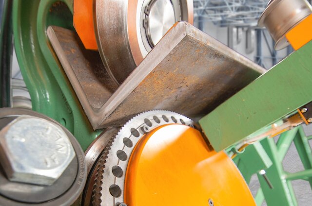 Nonstop Throughput with Patented Roller Feed Technology Nonstop Throughput with Patented Roller Feed Technology