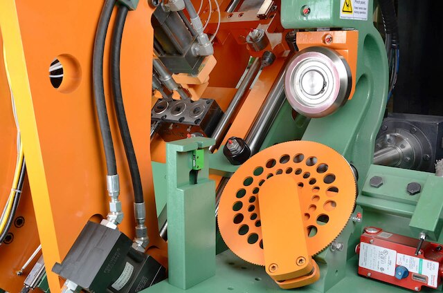 Nonstop Throughput with Roller Feed Technology Nonstop Throughput with Roller Feed Technology