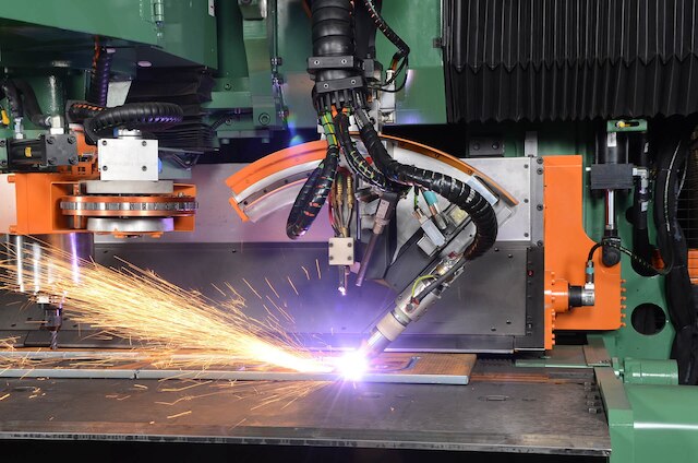 Plasma/Oxy-Fuel Bevel Cutting up to 4” Thick Plate Plasma/Oxy-Fuel Bevel Cutting up to 4” Thick Plate