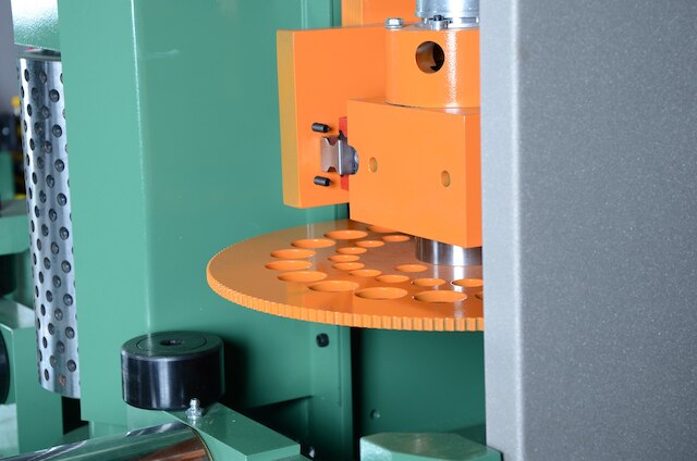 Nonstop Throughput with Roller Feed Measurement Nonstop Throughput with Roller Feed Measurement