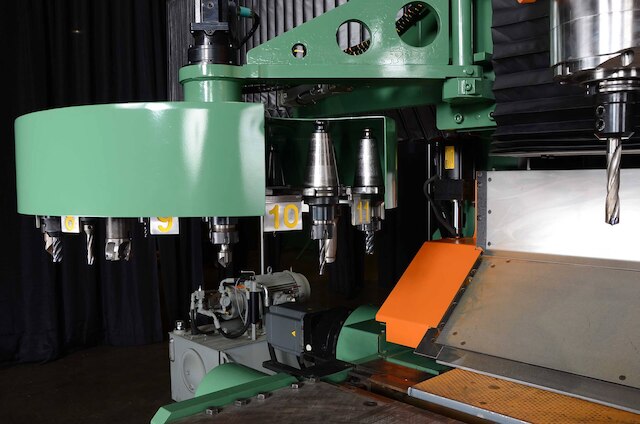 12-Station Tool Changer Enhanced by MQL 12-Station Tool Changer Enhanced by MQL