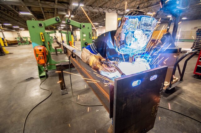 Versatility Without Manual Handling Versatility Without Manual Handling