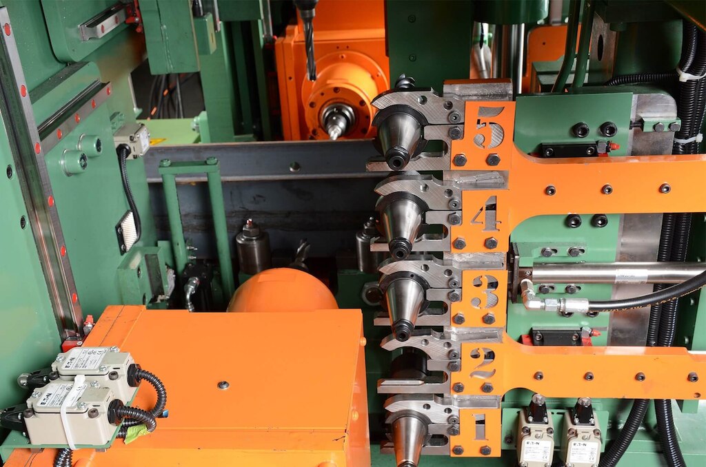 Automatic Tool Changing Capabilities Automatic Tool Changing Capabilities