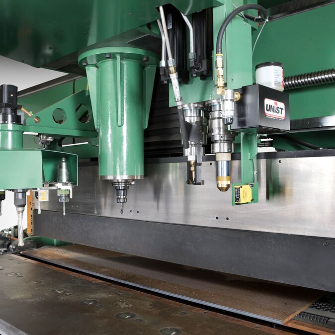 8-station tool changer